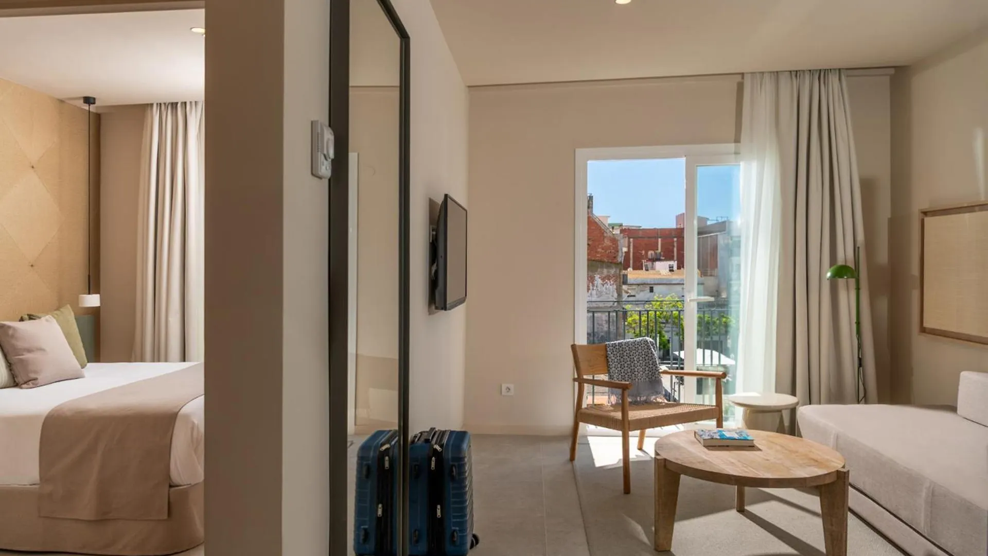 Aqua Hotel Bertran Park يوريت دي مار